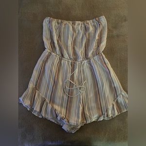 La hearts strapless romper size small